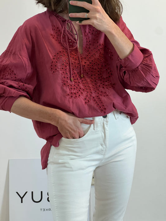ZARA. Blusa detalles troquelados. T. S