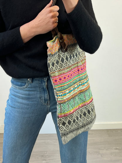 STAR MELA. Textures and colors bag