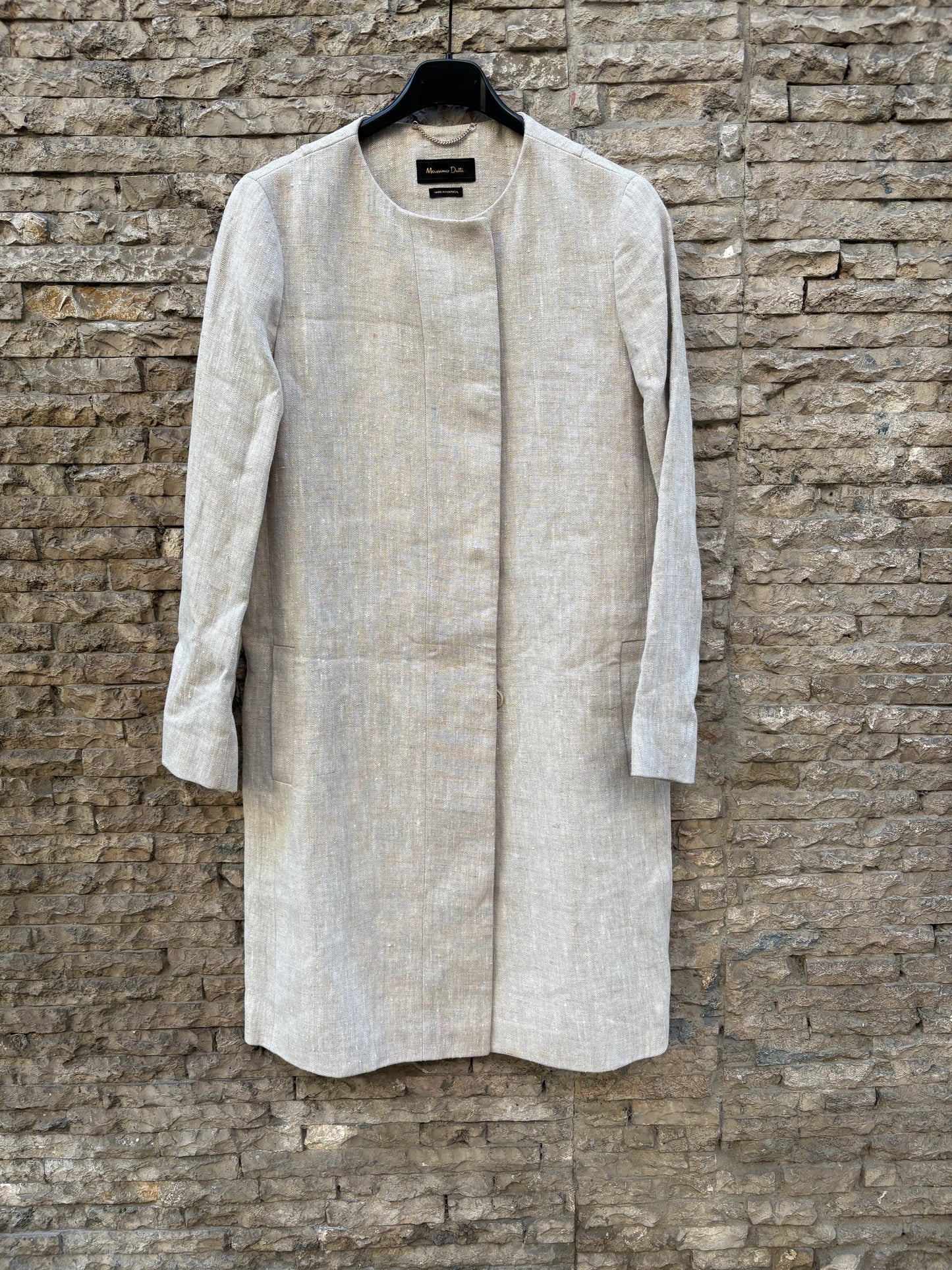 MASSIMO DUTTI. Chaqueta larga lino beige