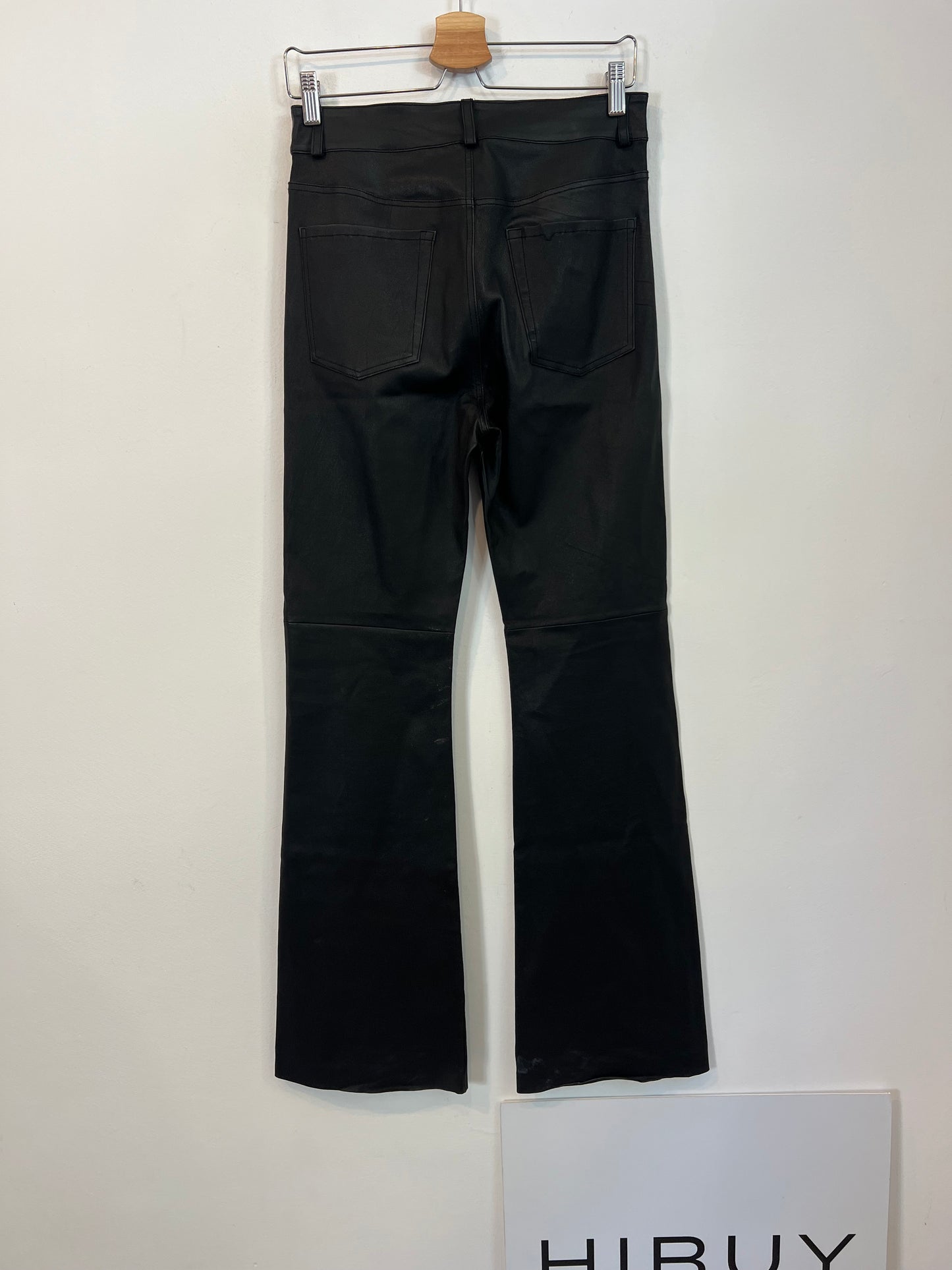 UTERQÜE. Black leather Ts trousers