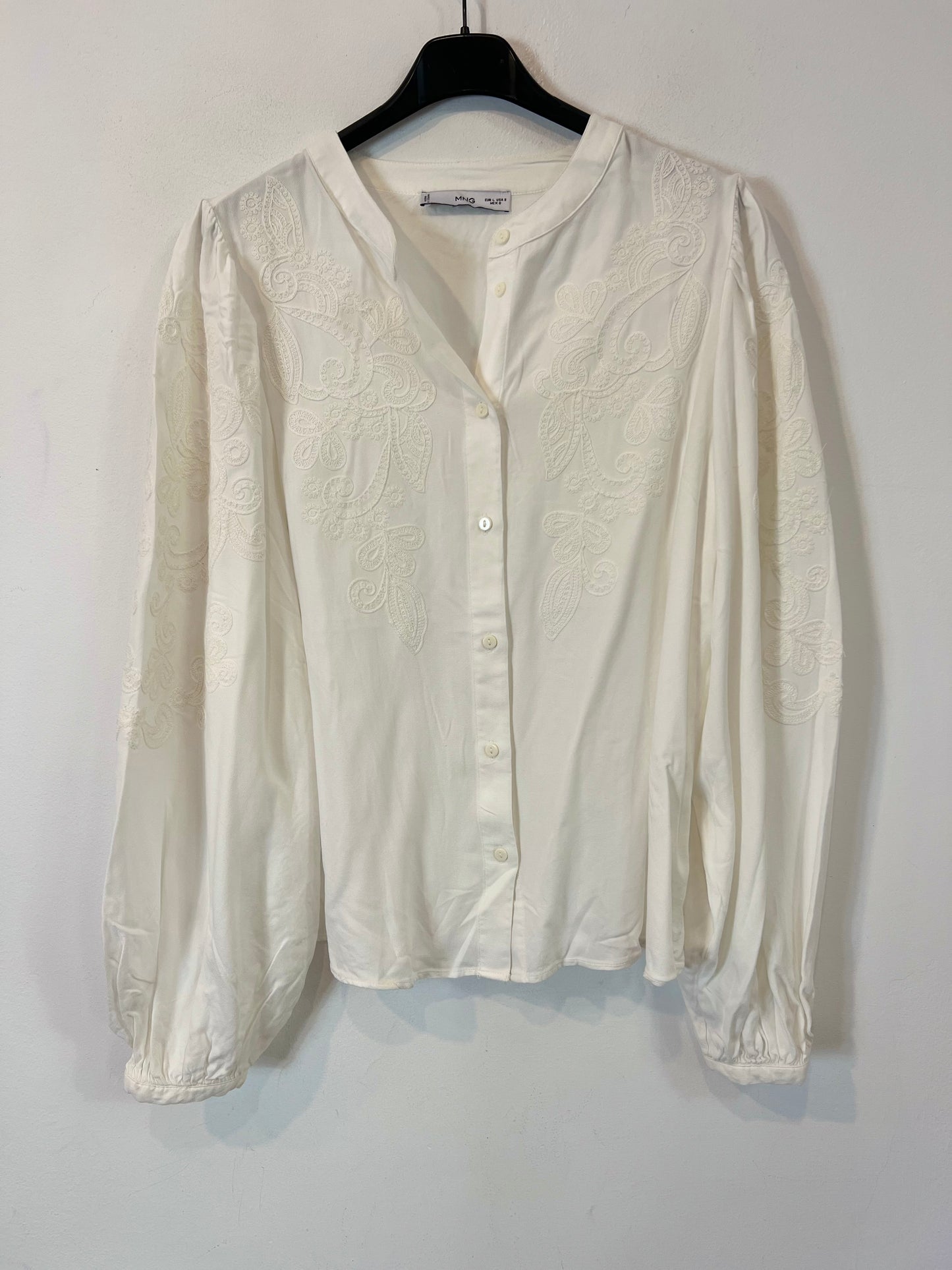 MANGO. Tl embroidered white blouse