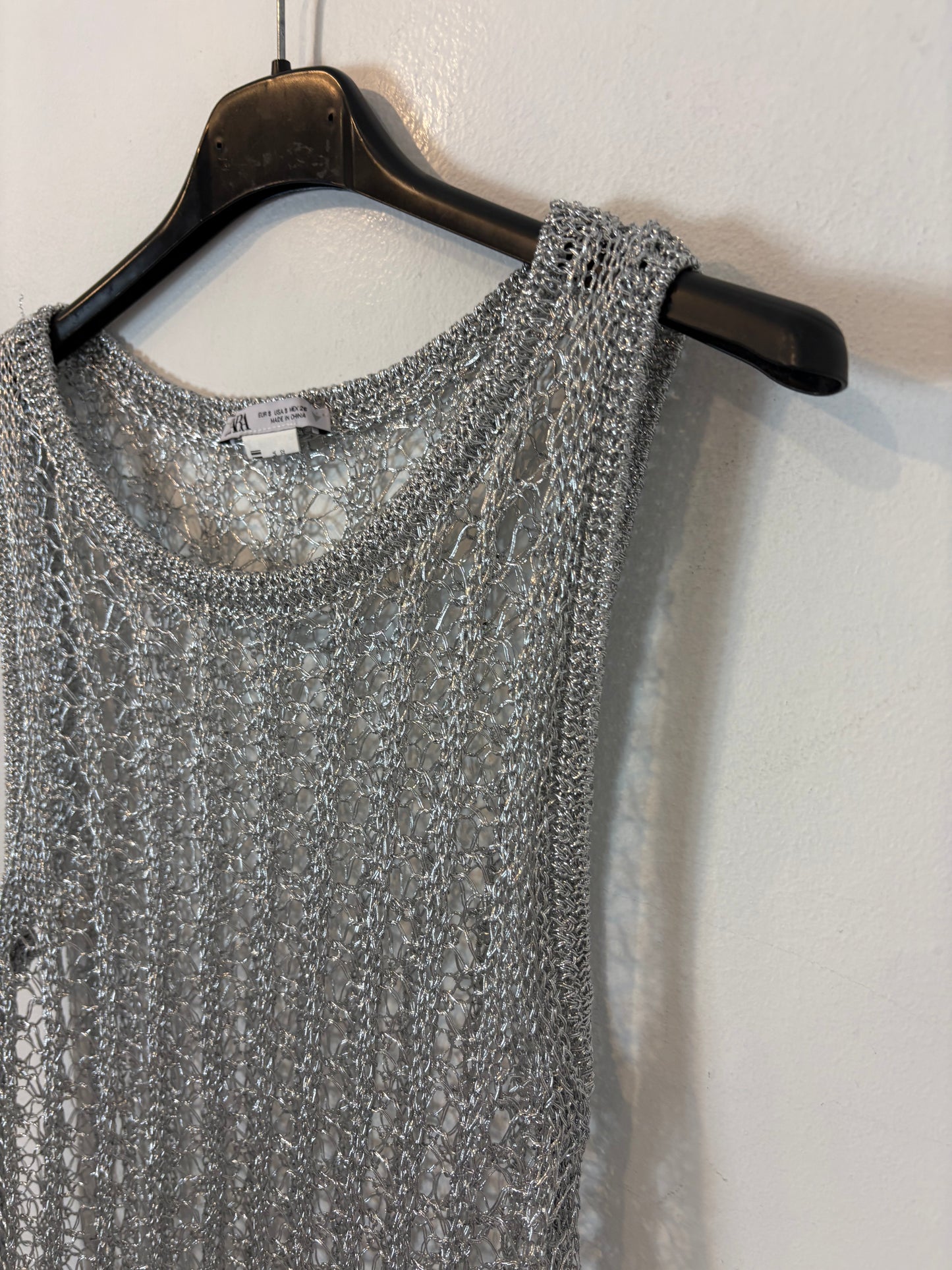 ZARA. Conjunto top y falda plateada crochet. T S/M