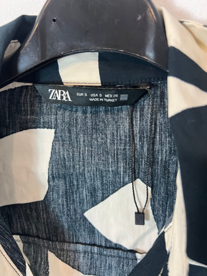 ZARA. Vestido midi camisero bicolor. T S