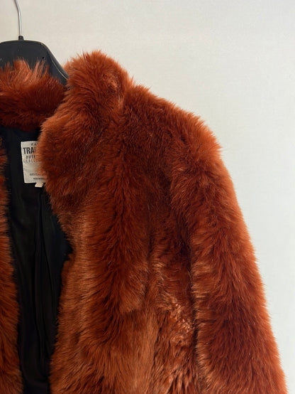 ZARA. Abrigo pelo teja T.s