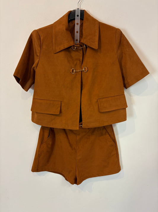 OTRAS. Conjunto camel efecto piel. T S