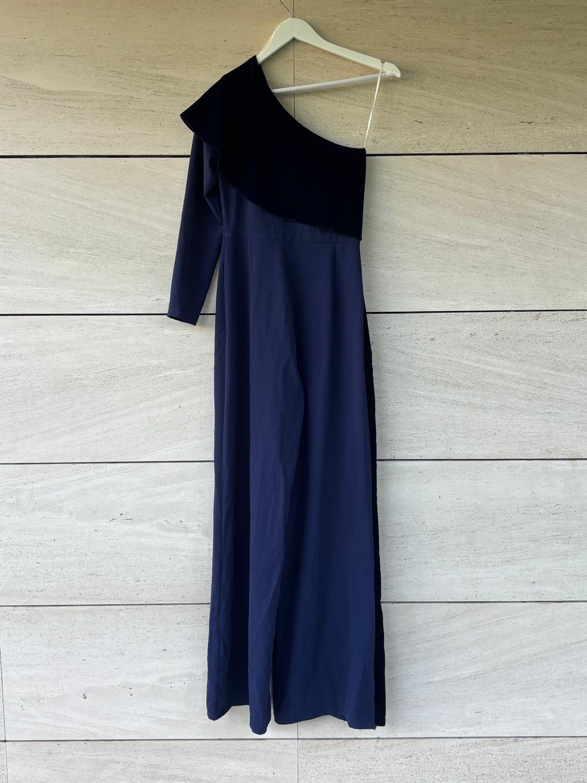 LADY PIPA. Mono azul fluido capa en terciopelo