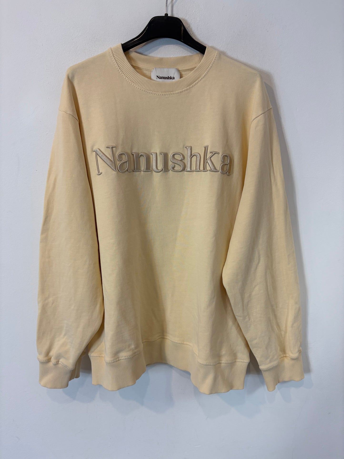 NANUSHKA. Sudadera beige bordada