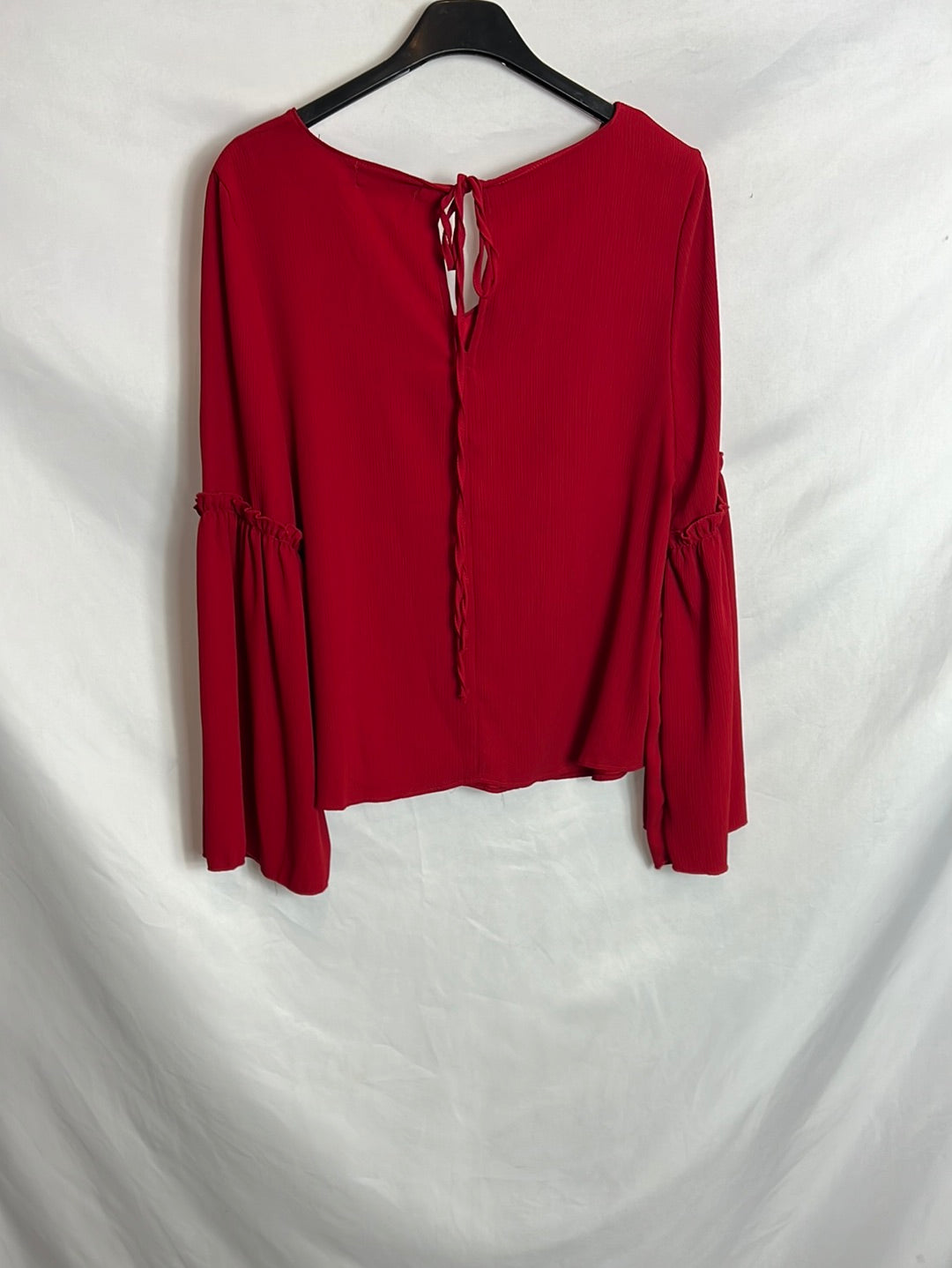 BERSHKA.Top rojo mangas volantes T.M