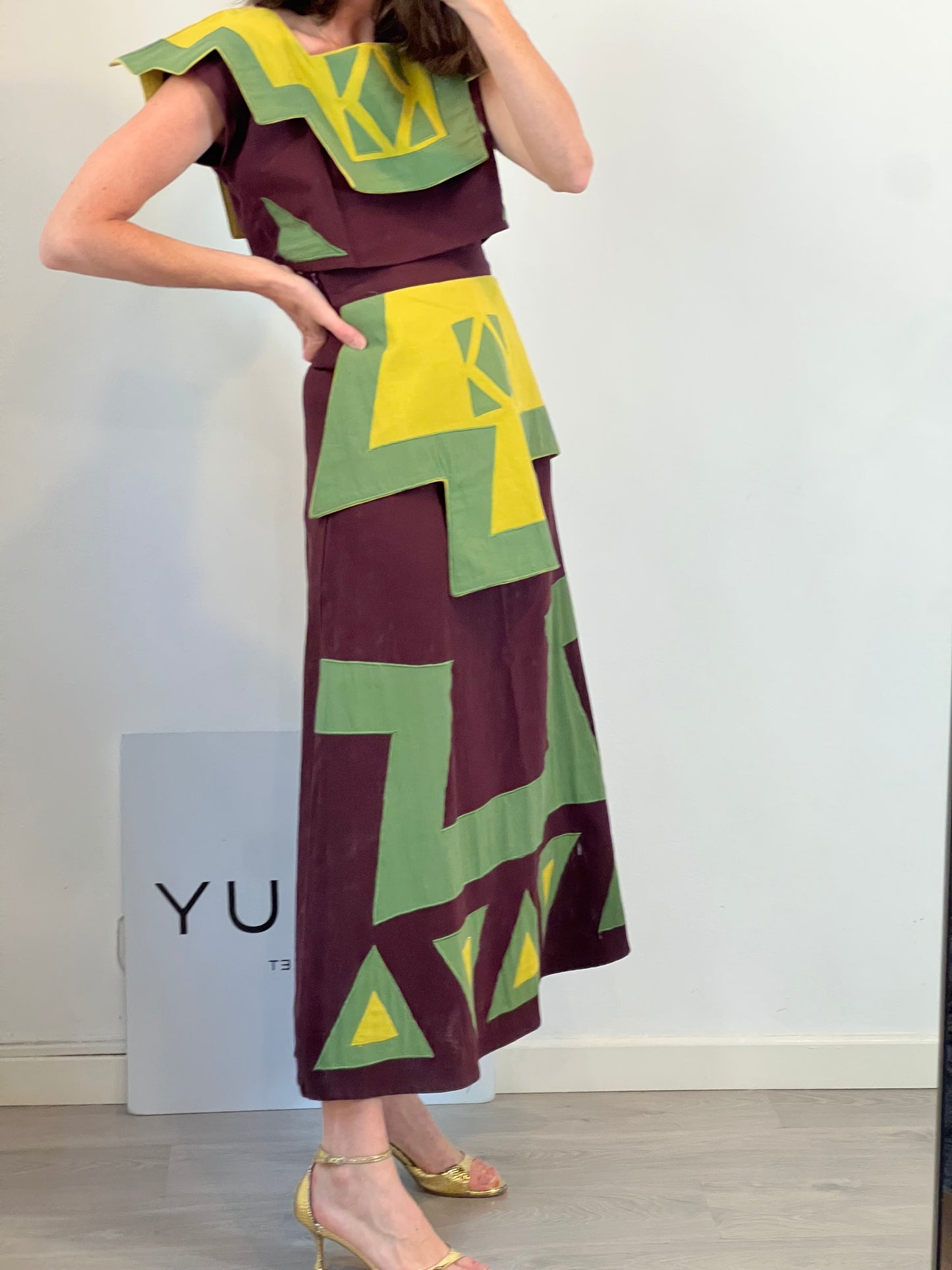 IQ COLLECTION. Total look top y falda T.s