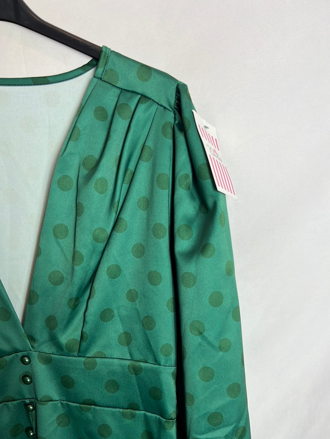 CLARA CASTLE. Vestido midi verde lunares.  T M