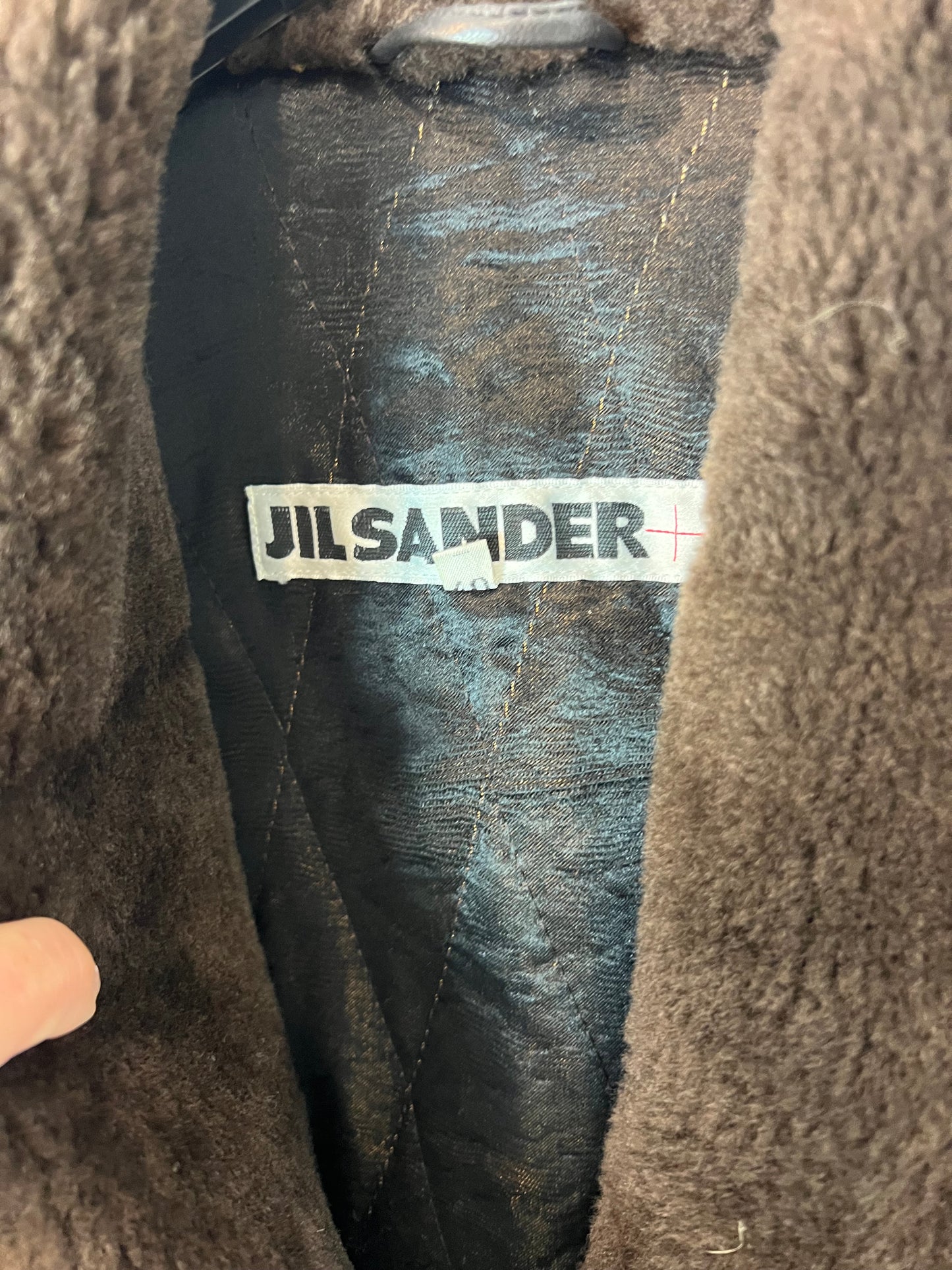 JIL SANDER. Abrigo marrón piel. T 40