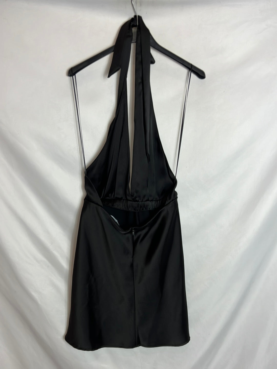 Zara Satin Halter Neck Dress ZARA. Short black dress with a halterneck. TM Hibuy market Zara Satin Halter Neck Dress ZARA. Short black dress with a halterneck. TM Hibuy market
