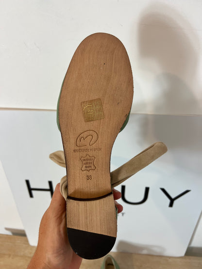 MICUIR. Zapatos planos verdes T.38