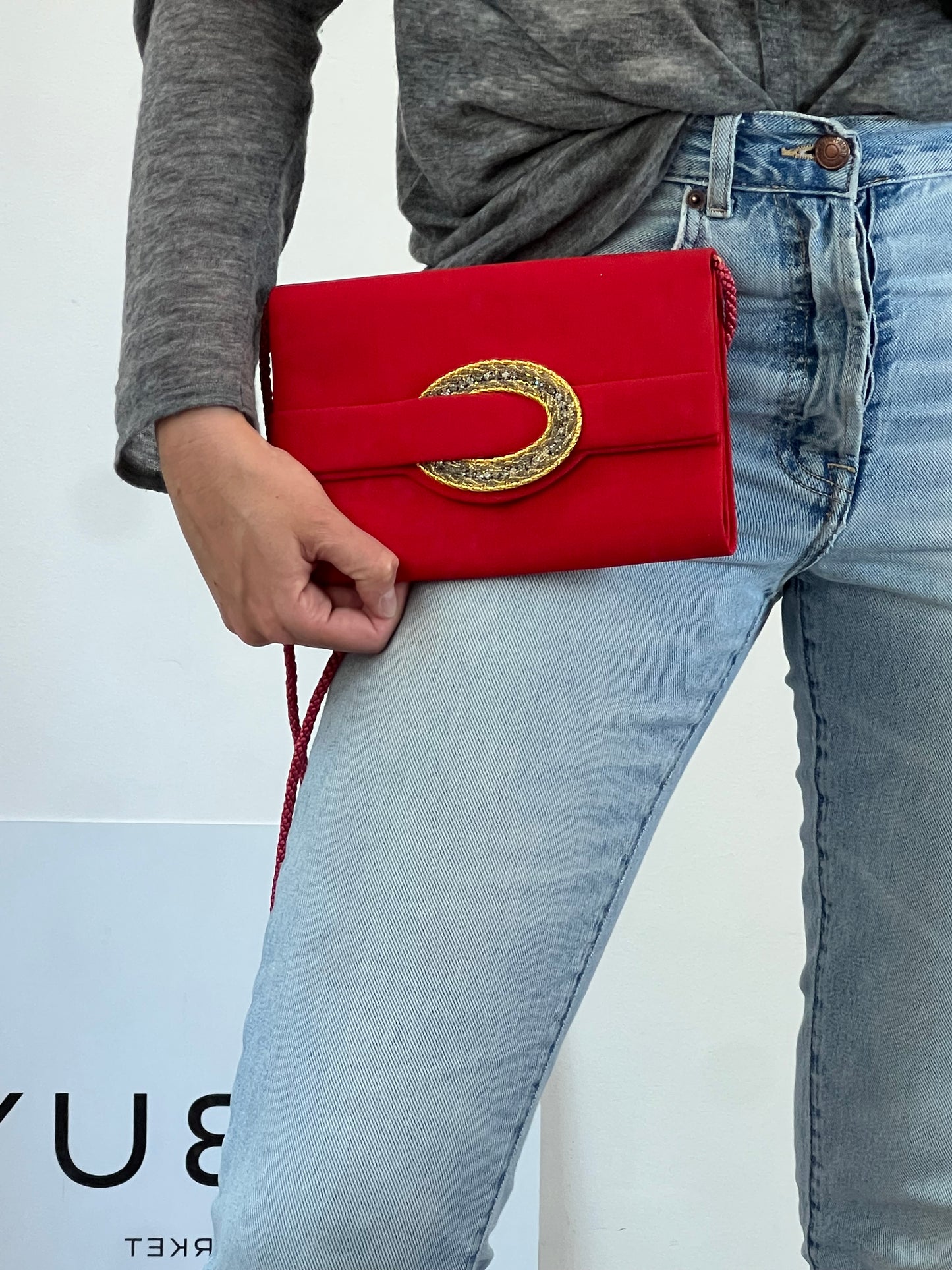 OTHERS. Red wallet detail