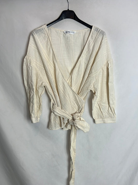 ZARA. Beige texture blouse with bow. T.S.