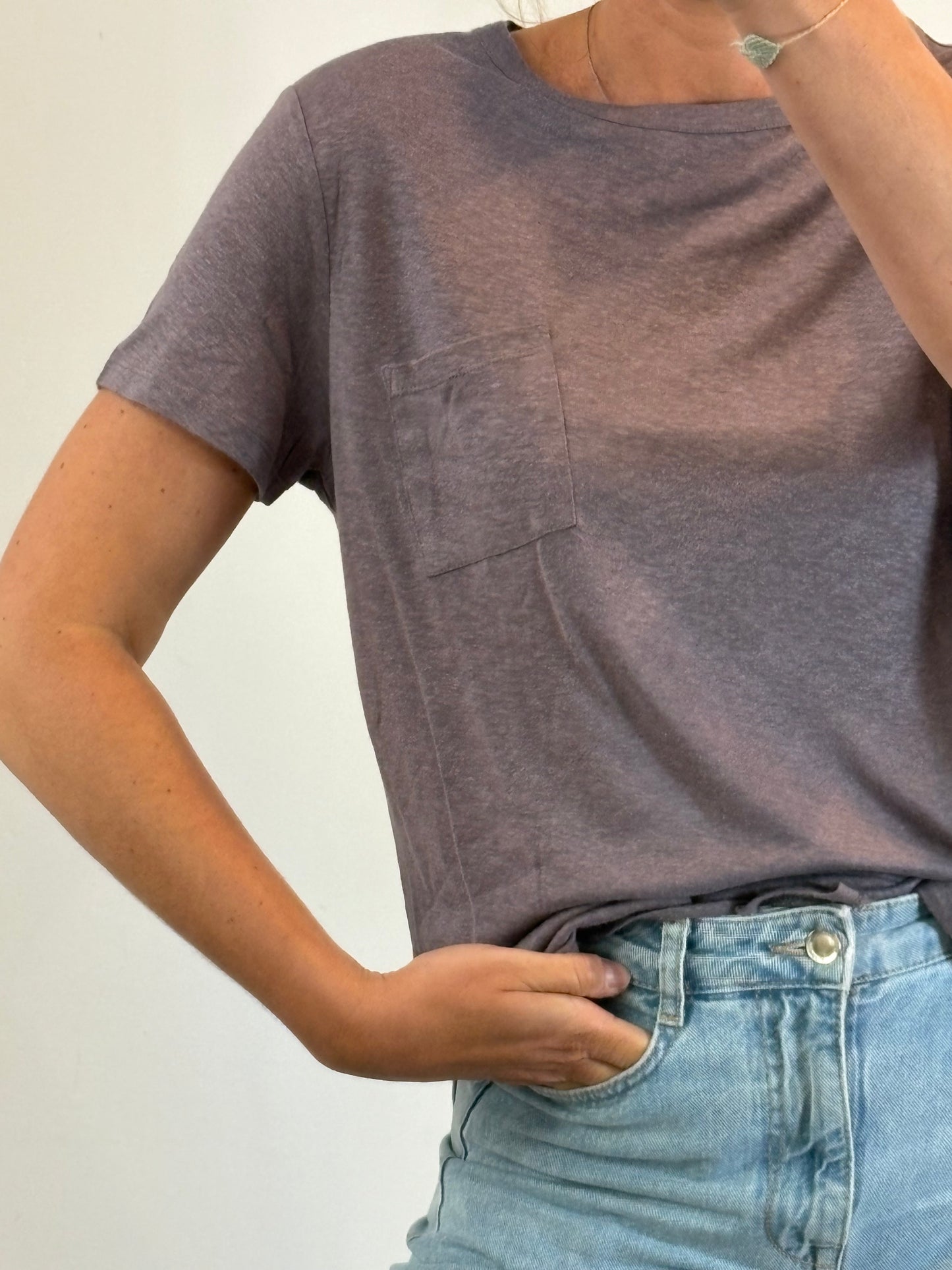 MASSIMO DUTTI. Camiseta morada con lino