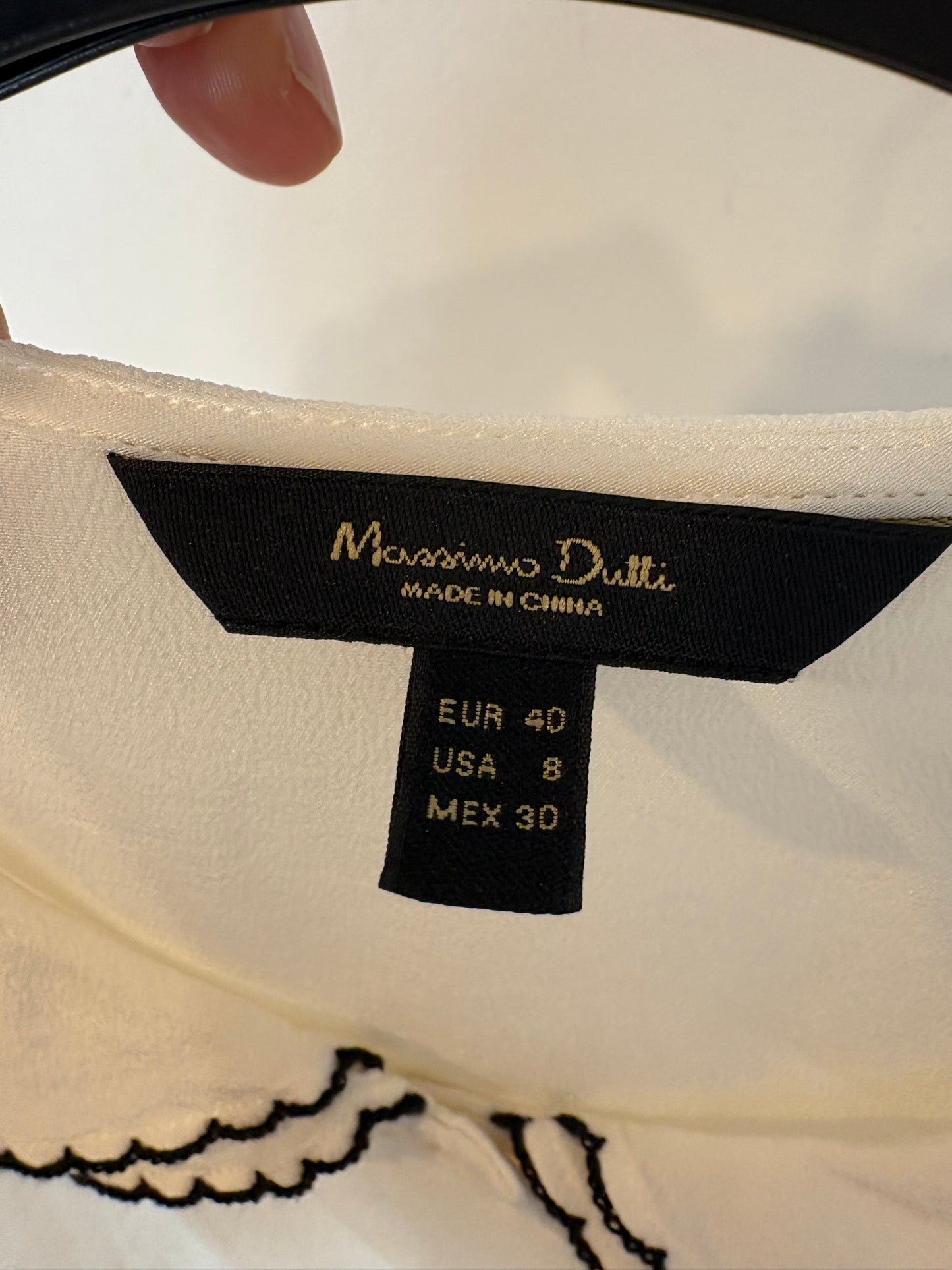 MASSIMO DUTTI. Blusa seda detalle bordados