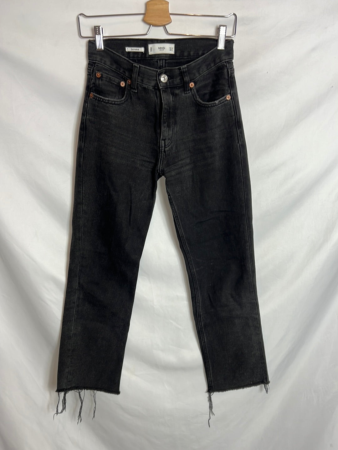 MANGO. Straight black denim with fringing. T 32