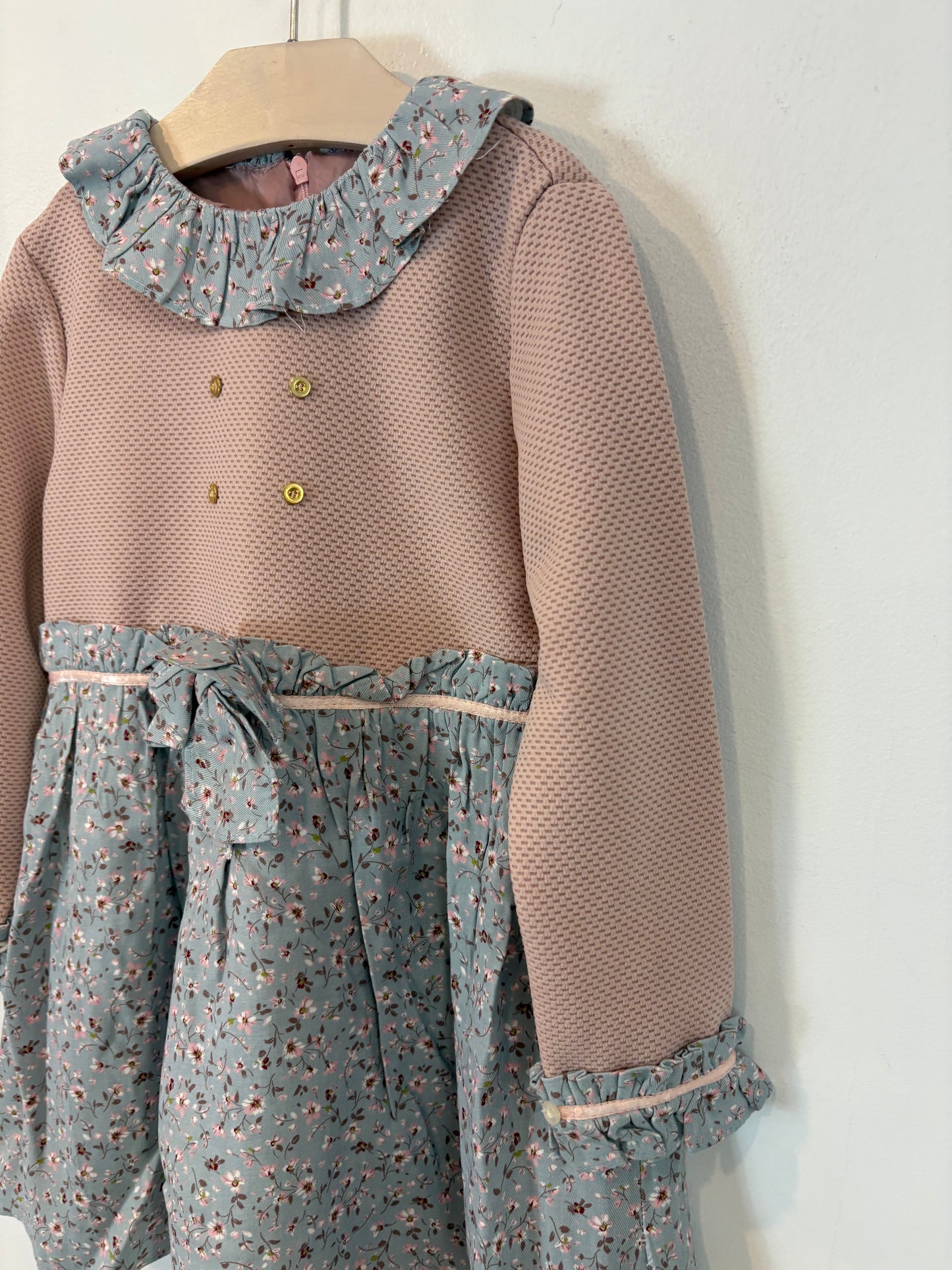 DEL SUR. Double-textured dress in pastel tones. Size 5 years.