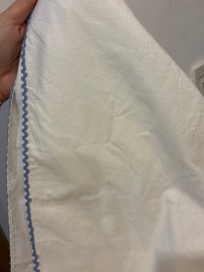 LOEWE. Pañuelo blanco estampado