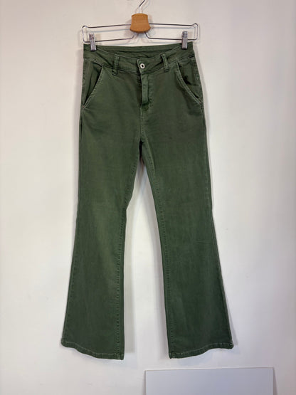 OTRAS. Denim verde acampanado