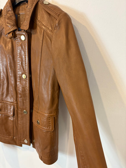 MASSIMO DUTTI. Chaqueta corta piel marrón