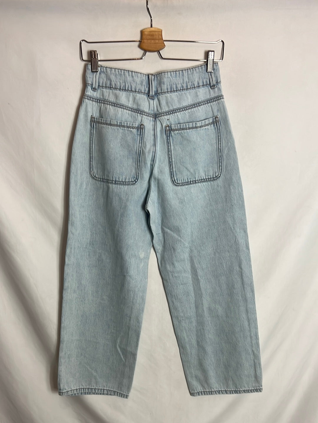 ZARA. Denim claro abotonado. T 36 (tara)