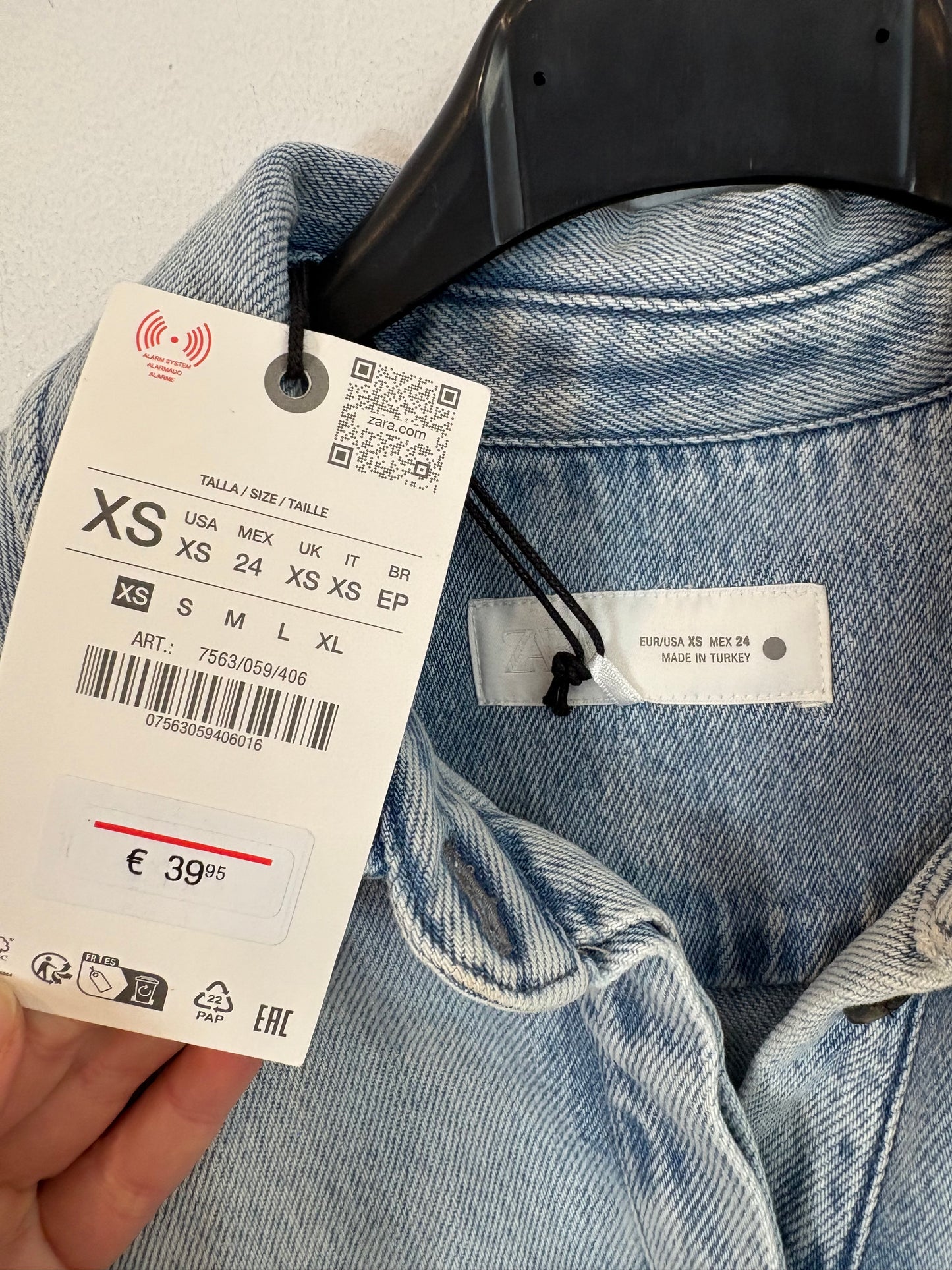 ZARA. Camisa denim manga abullonada