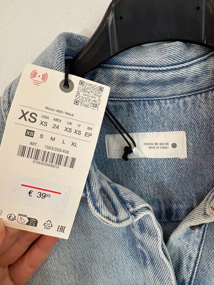 ZARA. Camisa denim manga abullonada
