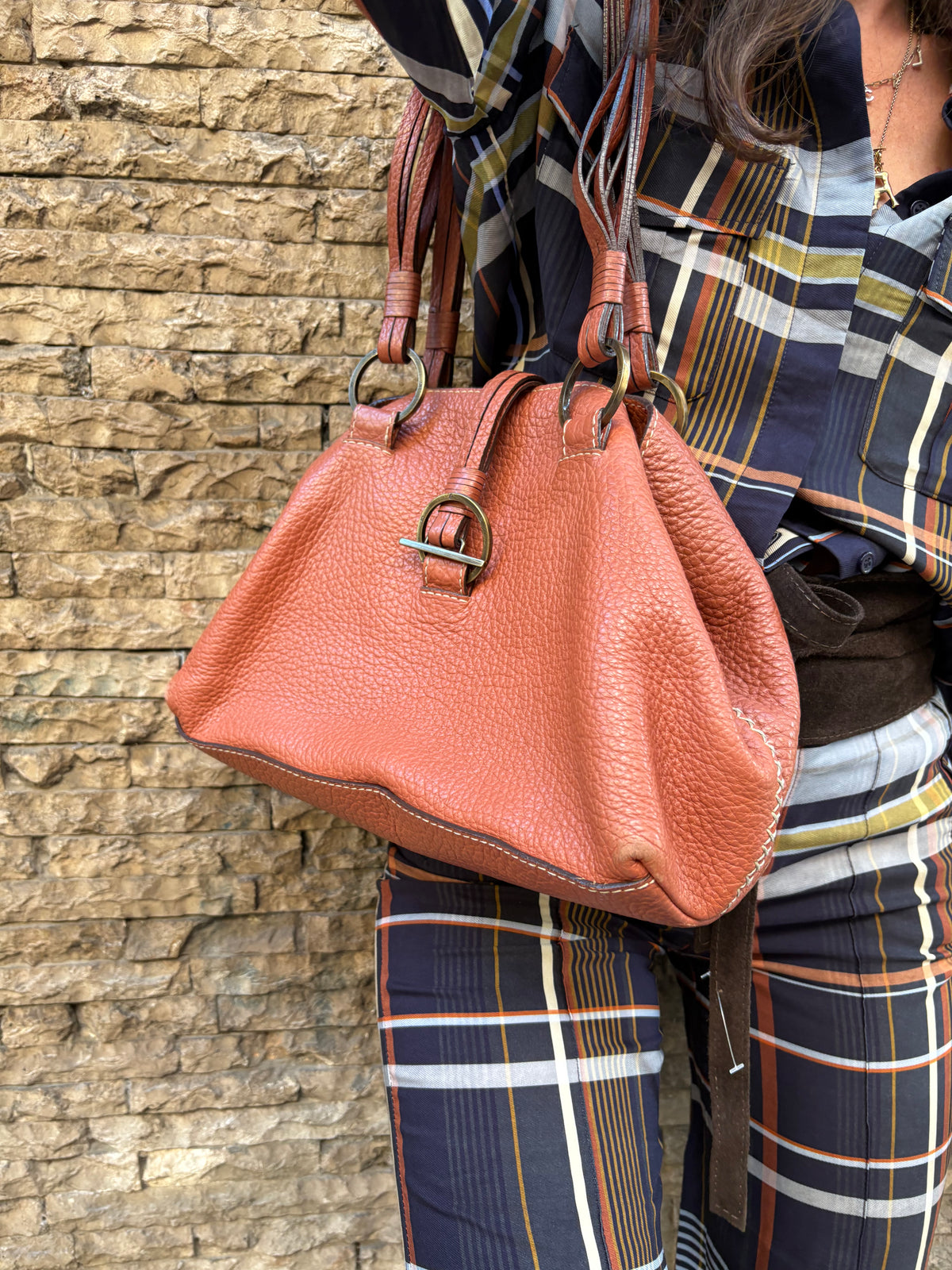 CAROLINA HERRERA. Bolso de hombro piel asa multiple