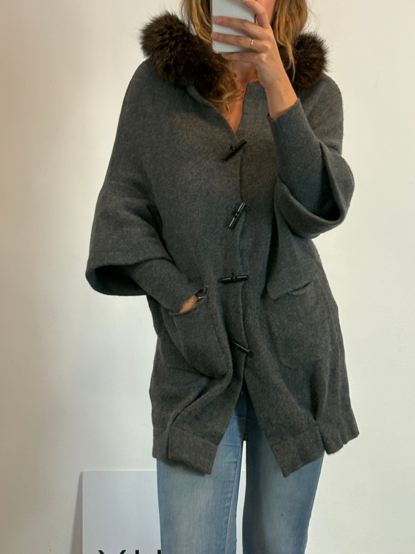 BRUNELLO CUCINELLI. Chaqueta cashmere gris