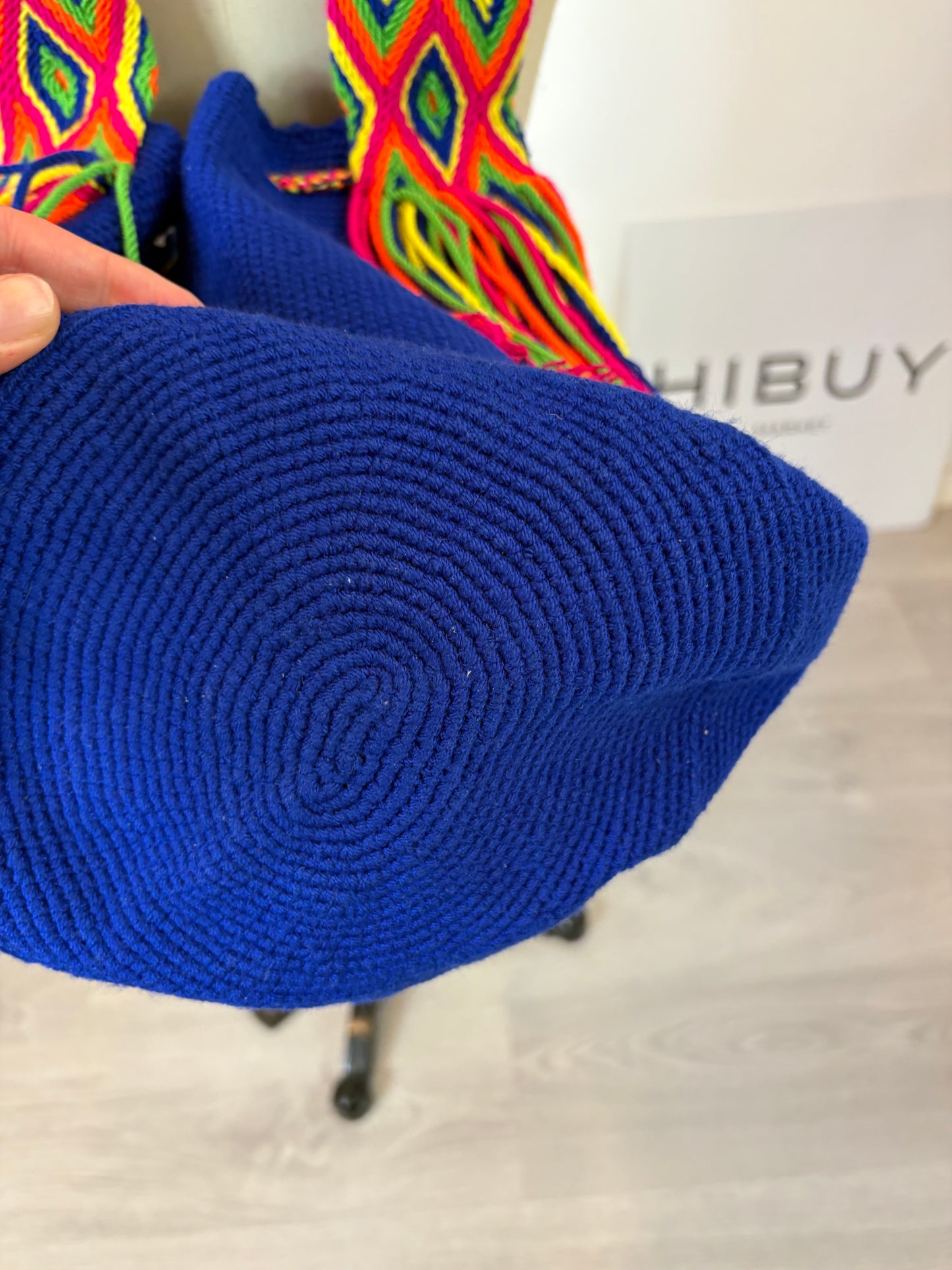 OTRAS. Bolso artesanal asa colores