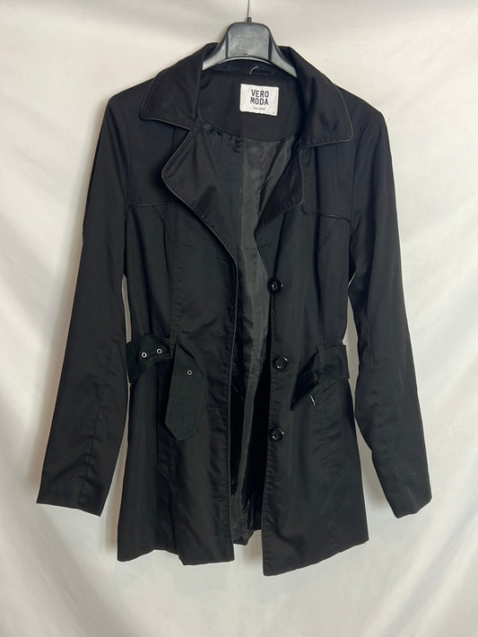 VERO MODA. Gabardina negra. T L