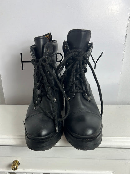 MIU MIU. Black lace-up heeled ankle boots. Size 39