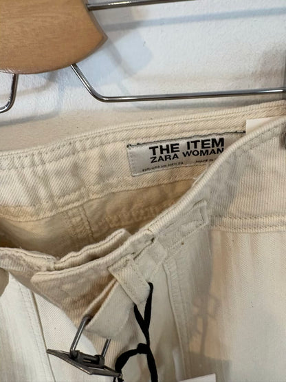 ZARA. Denim beige bolsillos