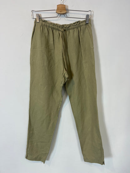 OYSHO. Pantalón verde fluido con lino. T S