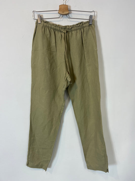 OYSHO. Pantalón verde fluido con lino. T S
