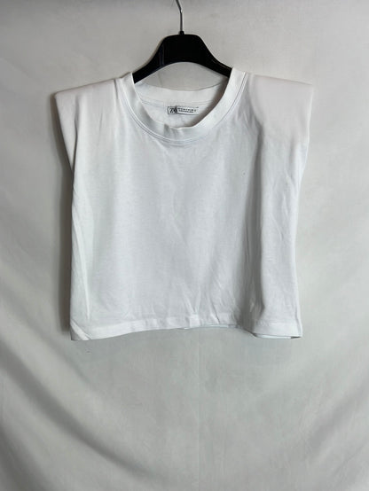 ZARA. Top blanco hombreras T.s