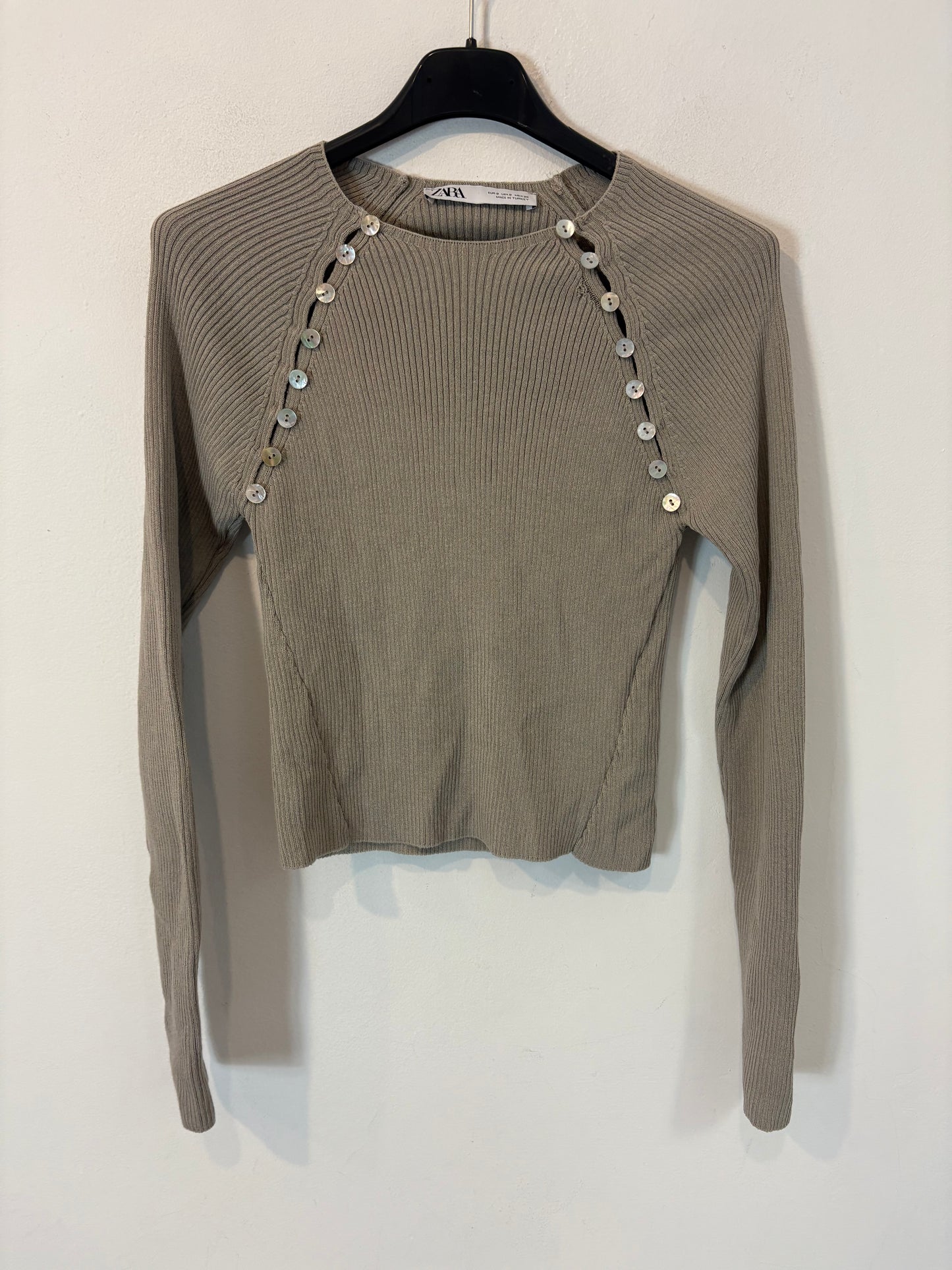ZARA. Top gris canalé botones