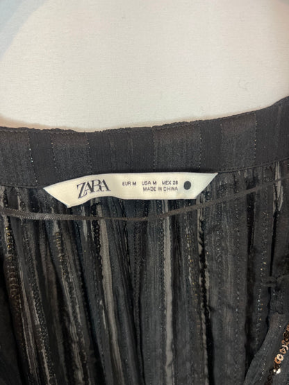 ZARA. Blusa negra lentejuelas. T M
