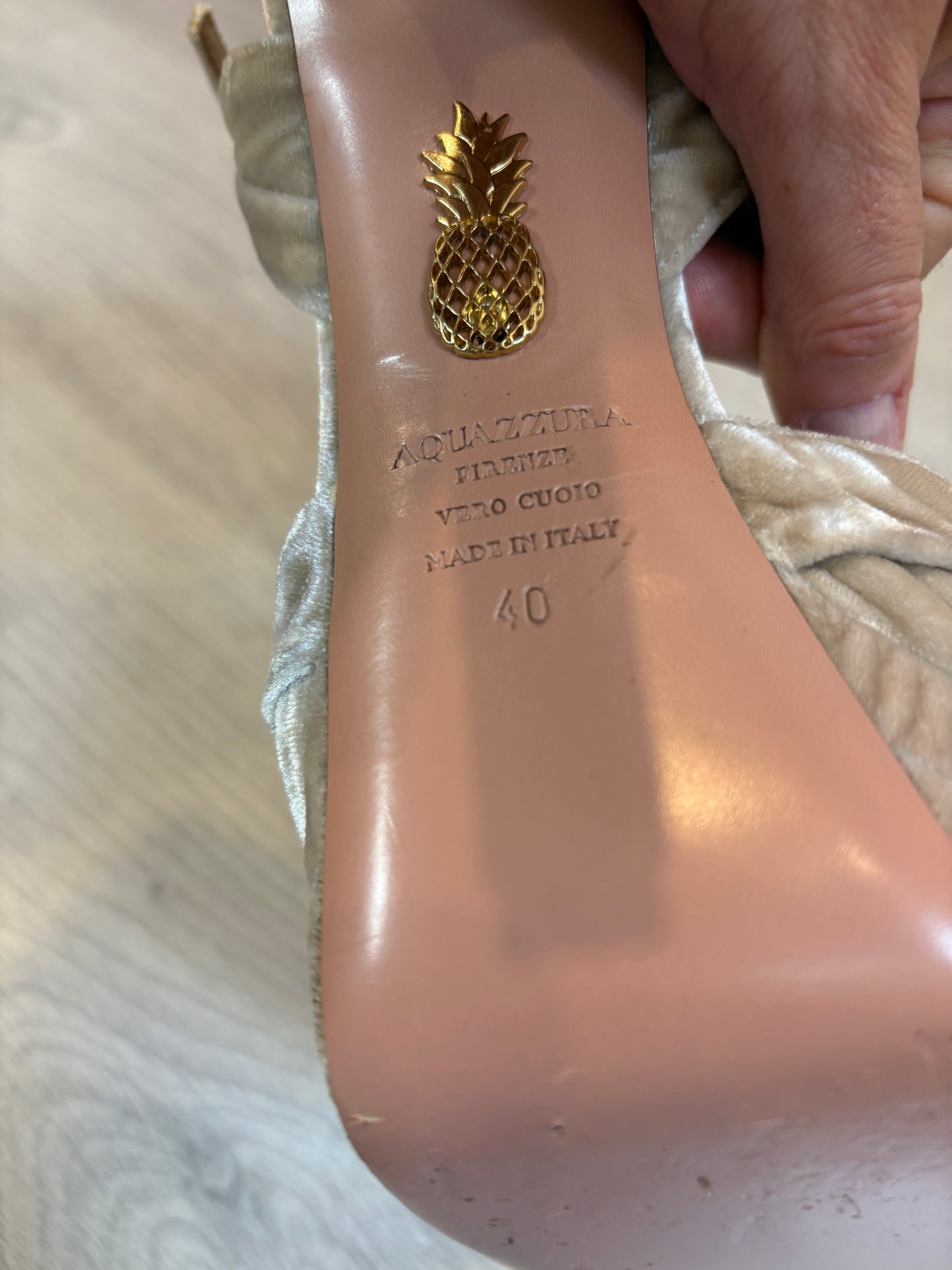 AQUAZZURA. Sandalia terciopelo cruzada. T 40