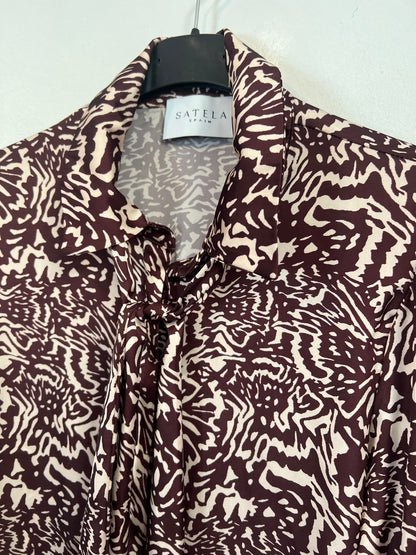 SATELA. Conjunto blusa y falda fluido estampado. T S