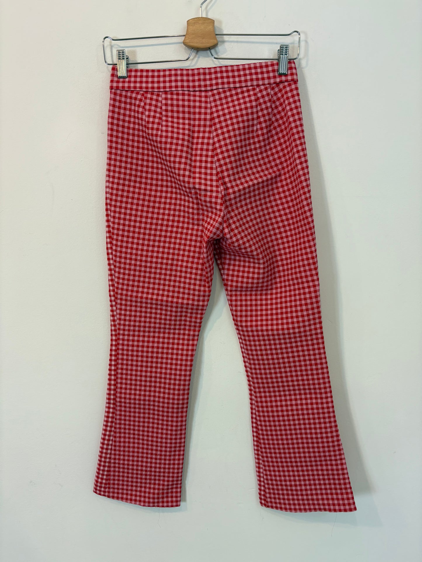 ZARA. Pantalón cuadros rojo. T S