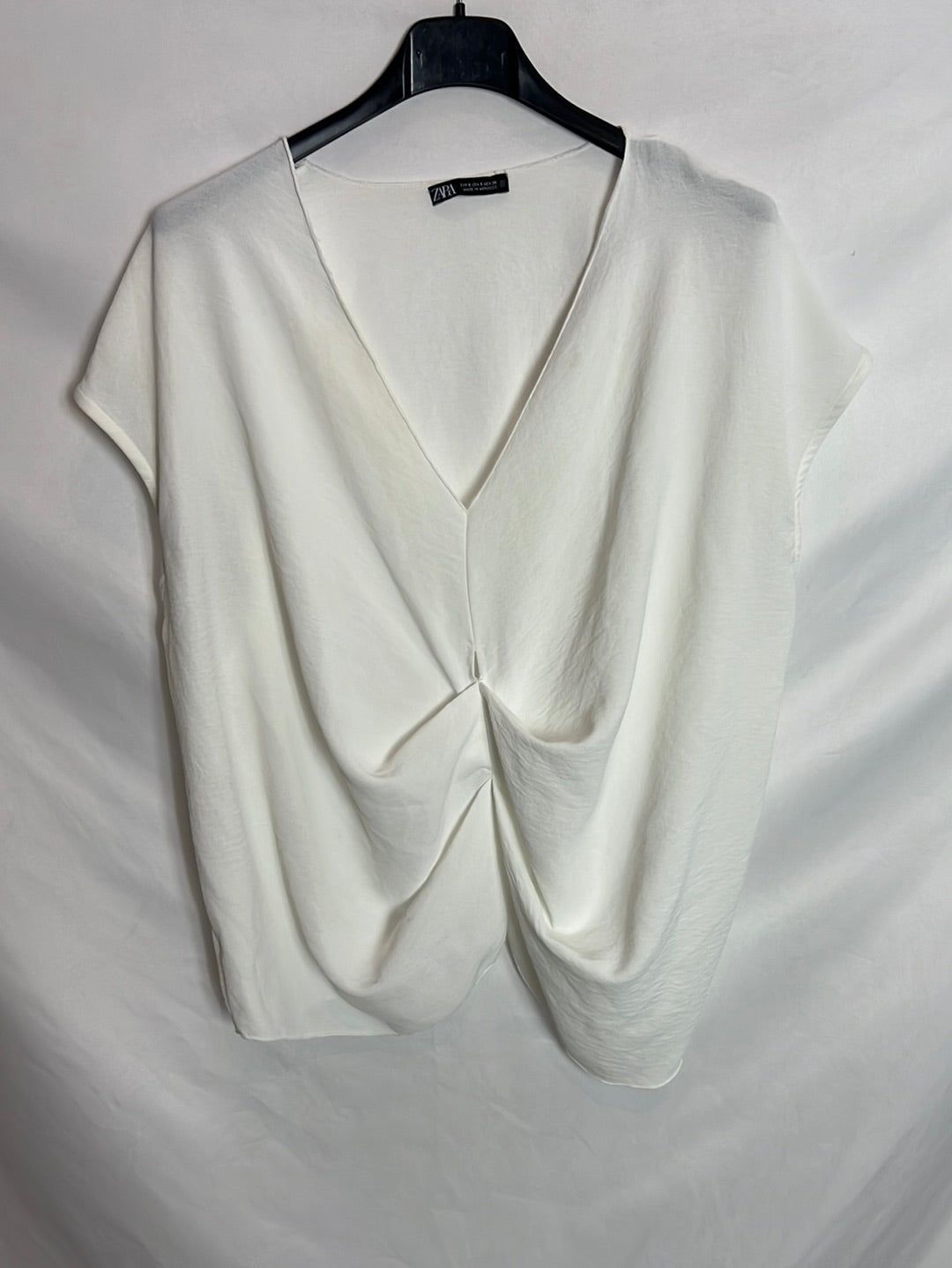 ZARA. Blusa blanca fruncido. T S
