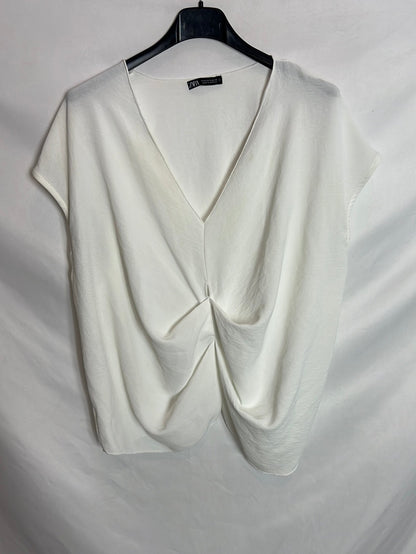 ZARA. Blusa blanca fruncido. T S