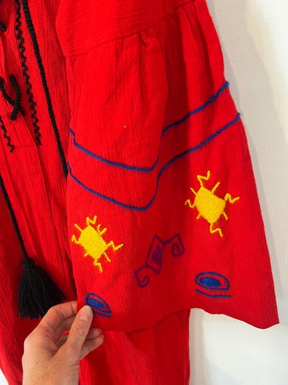 SENSISTUDIO.Vestido largo bordado rojo T.s