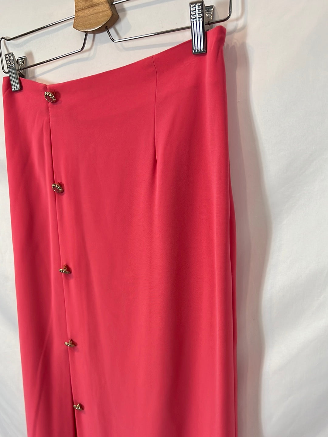 DAVID CHRISTIAN. pink buttoned skirt T.36