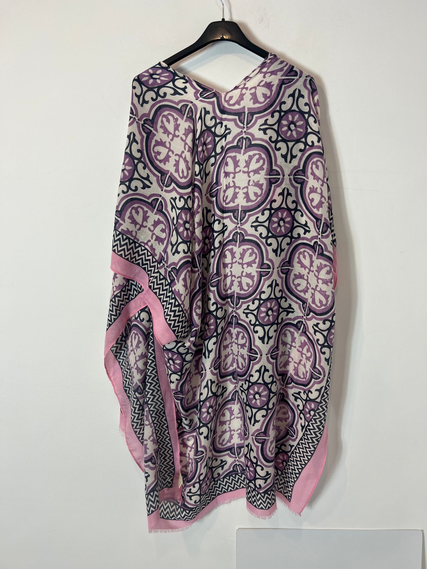 OTRAS. Kimono estampado. TU