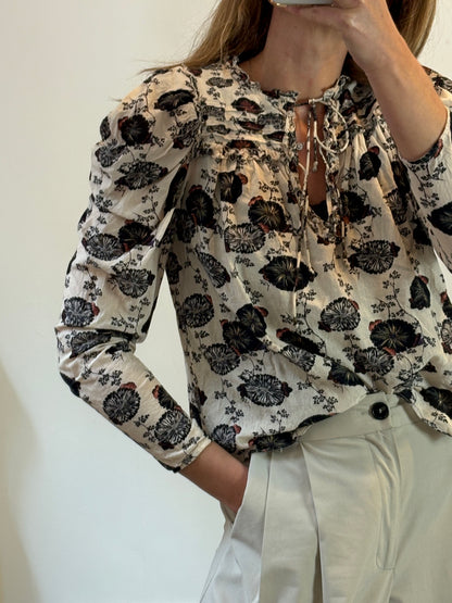 ULLA JOHNSON. Blusa estampada detalle manga