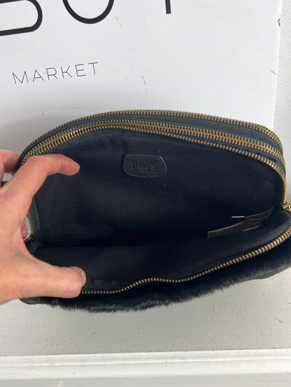 INTROPIA. Bolso de mano piel doble textura